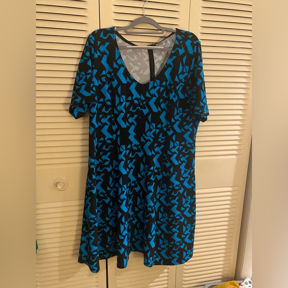 3x NY Collection blue and black geo dress